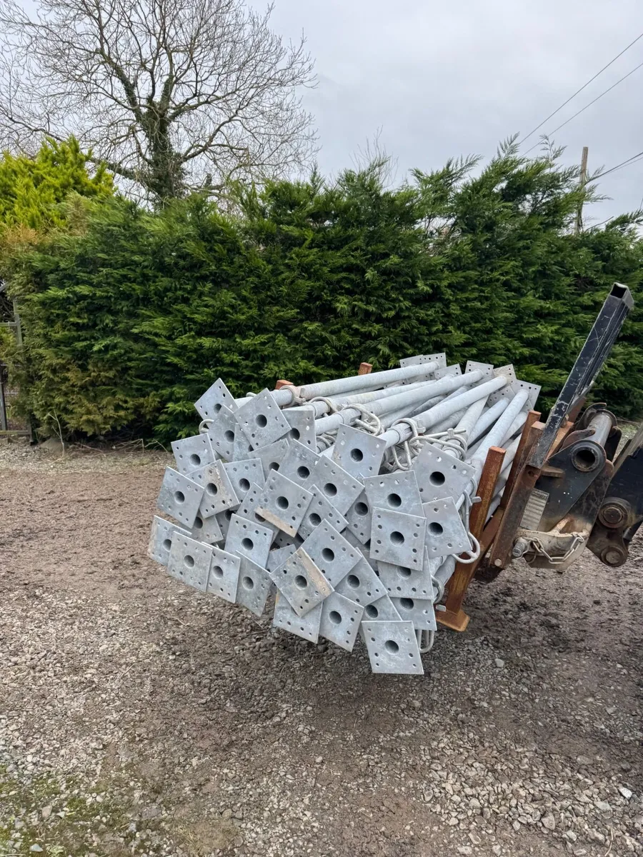 Acrow Props - Image 1