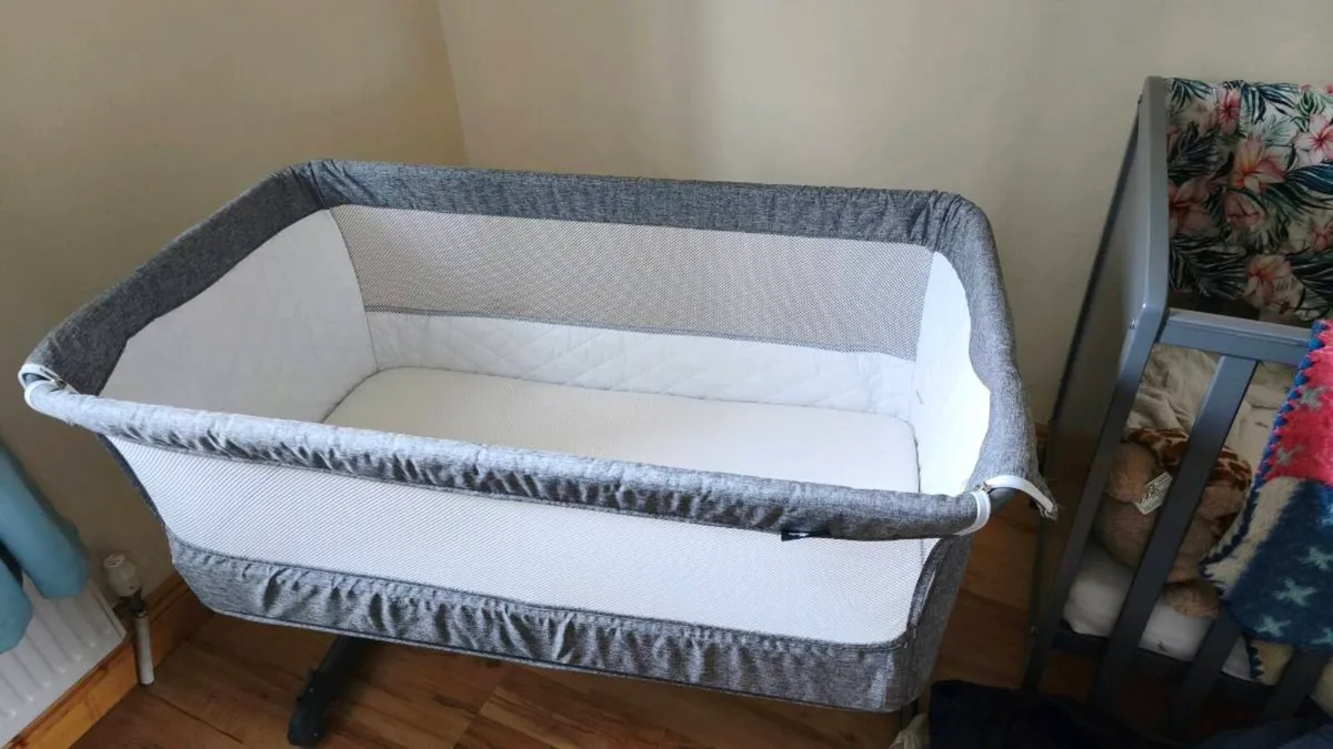 Co-sleeping cot - Image 1