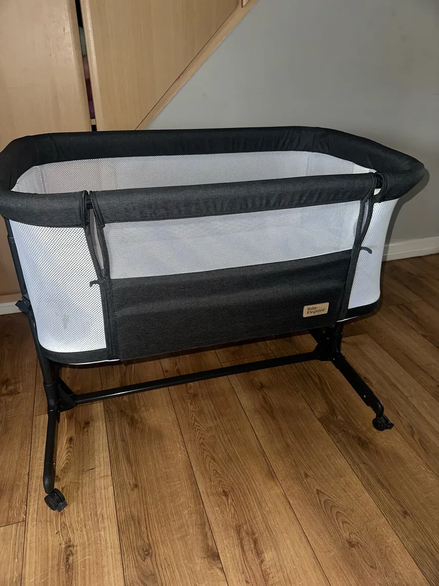 Baby next to me - Image 2