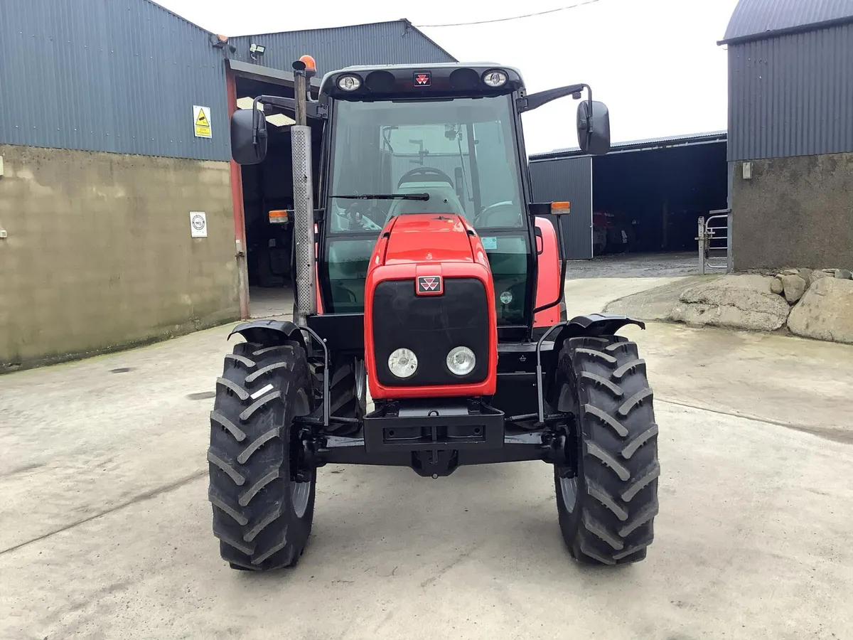 2006 MF 5455 - Image 2