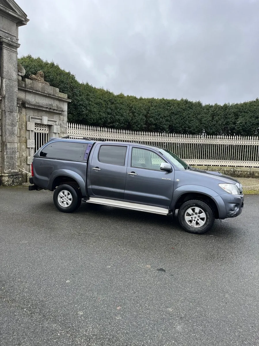 Toyota Hilux 2011 - Image 3