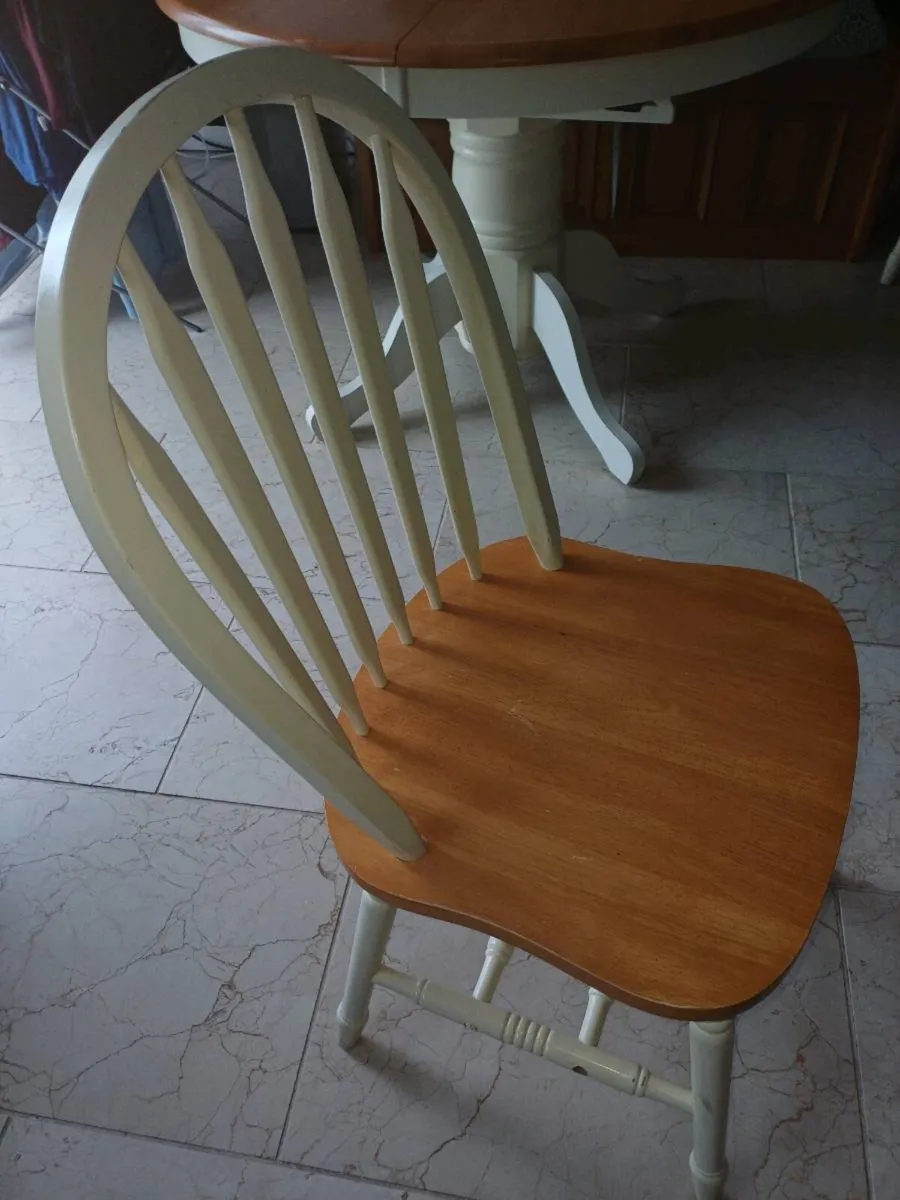 Kitchen Table and Chairs - Image 4