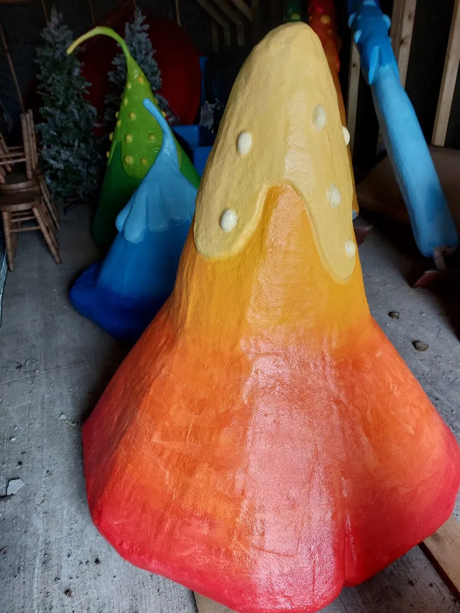 Play park/cafe decoration - Image 2