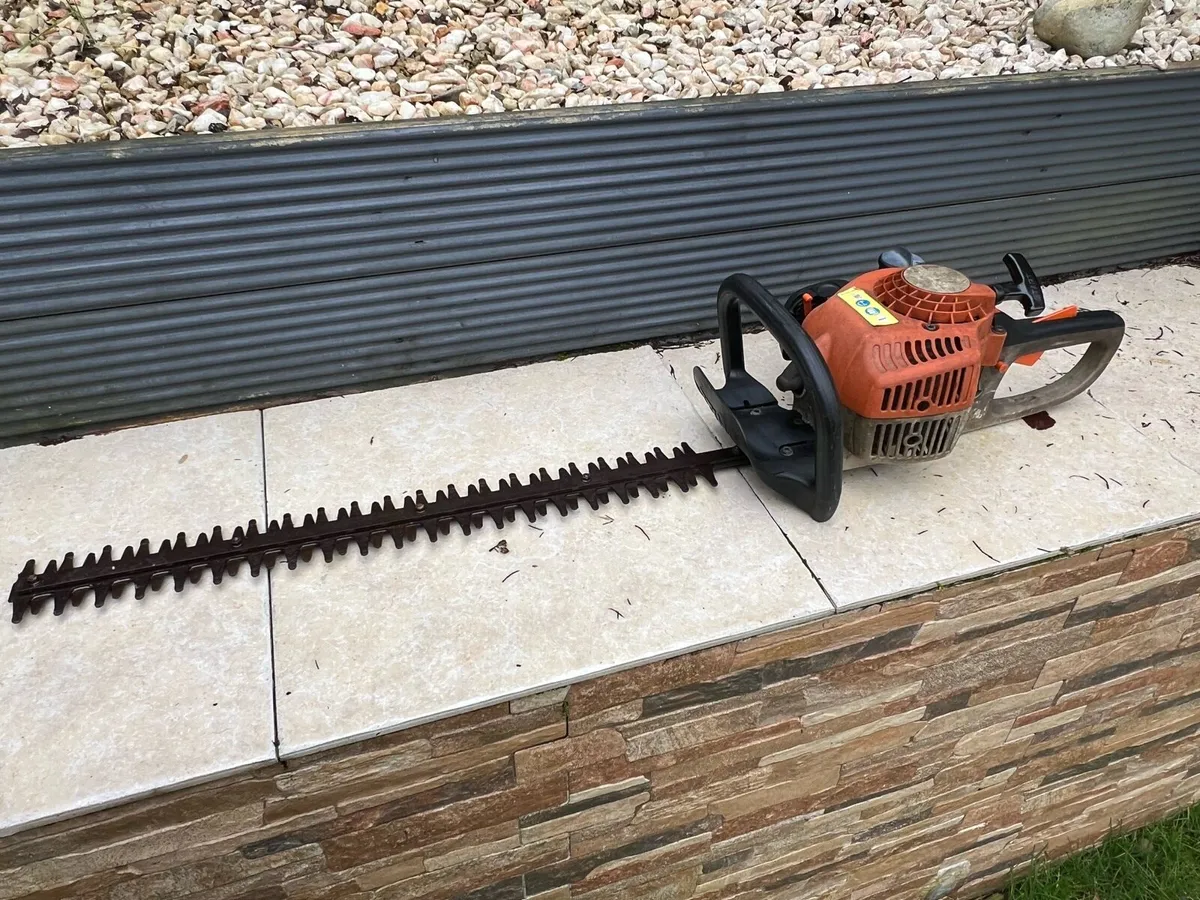 Hedge trimmer - Image 1