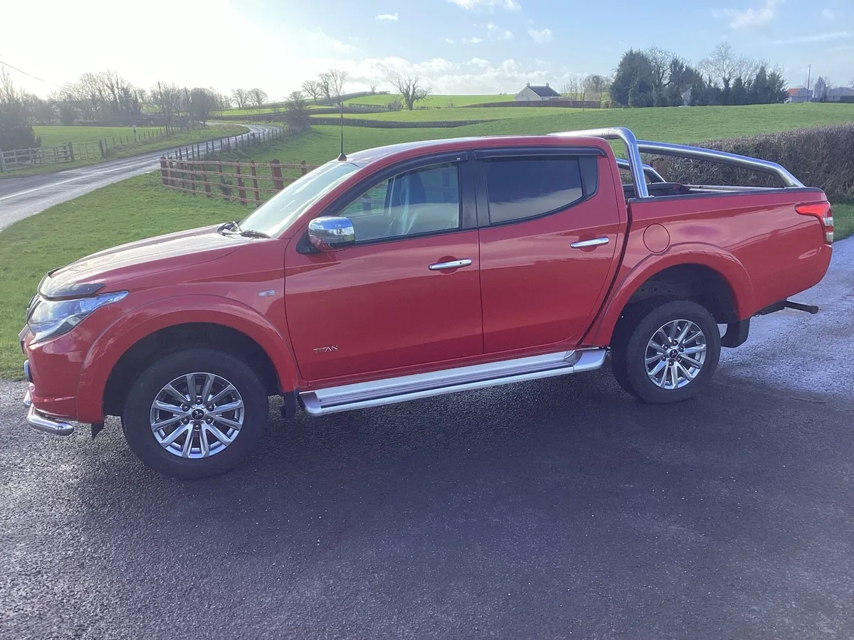 Mitsubishi L200 pickup - Image 3
