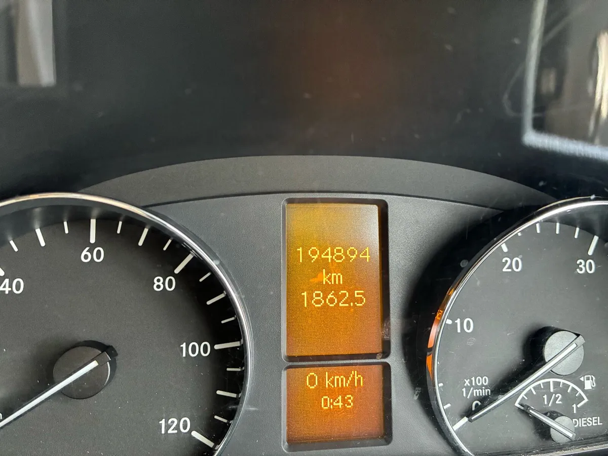 Sprinter camper automatic mwb - Image 3