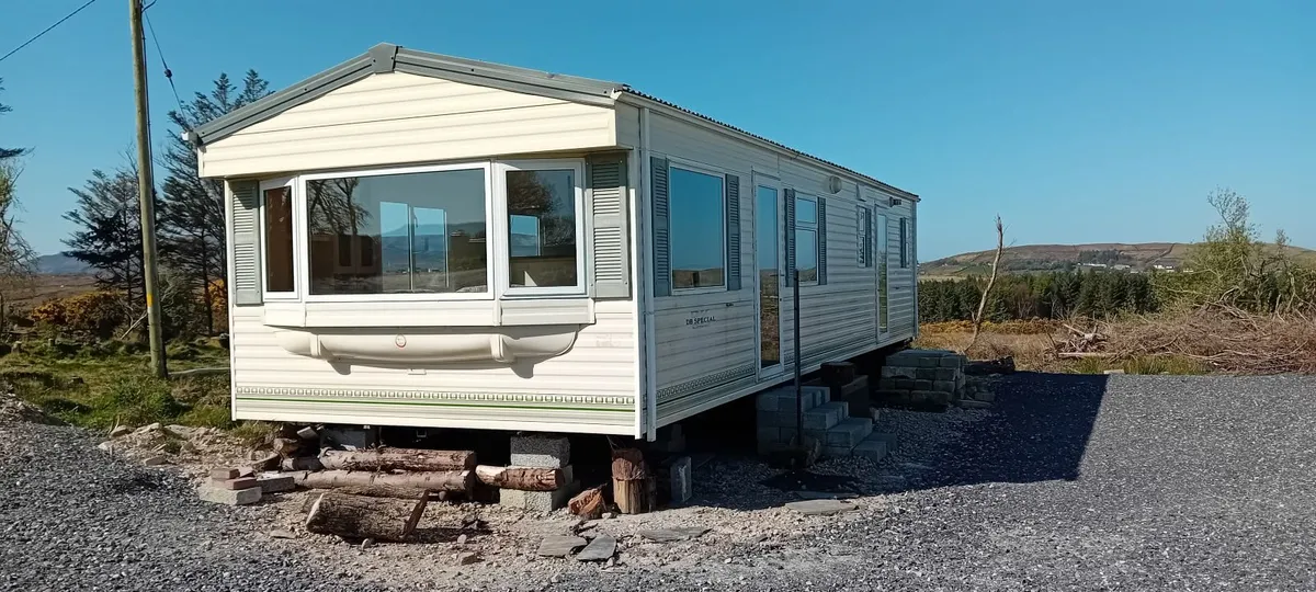 Mobile home with winter insulation, sleeps 4 - 6 - Image 2