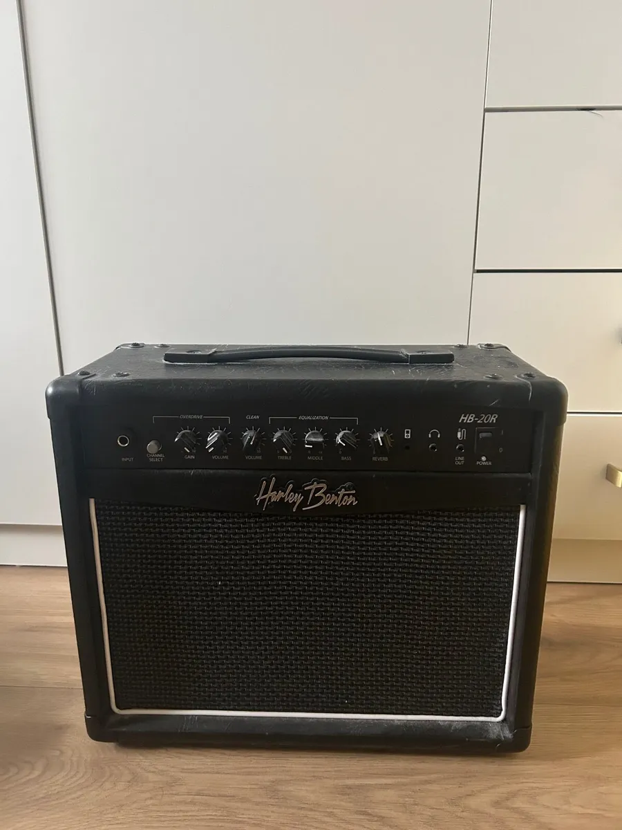 Harley Benton electric guitar + amp - Image 4