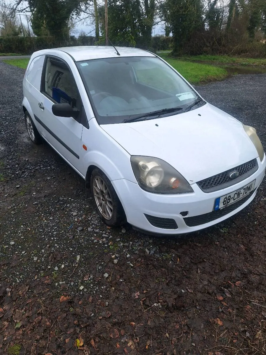 Ford fiesta van - Image 2