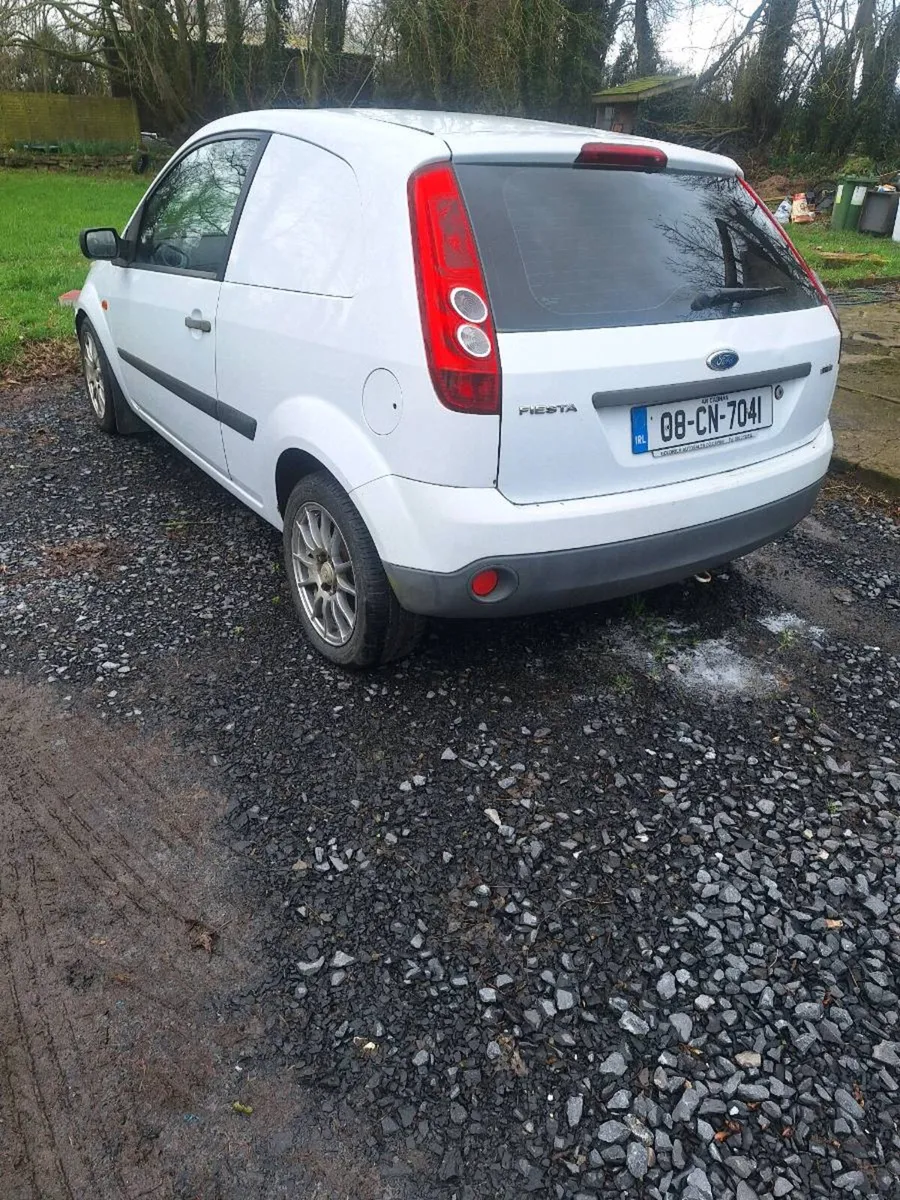 Ford fiesta van - Image 4