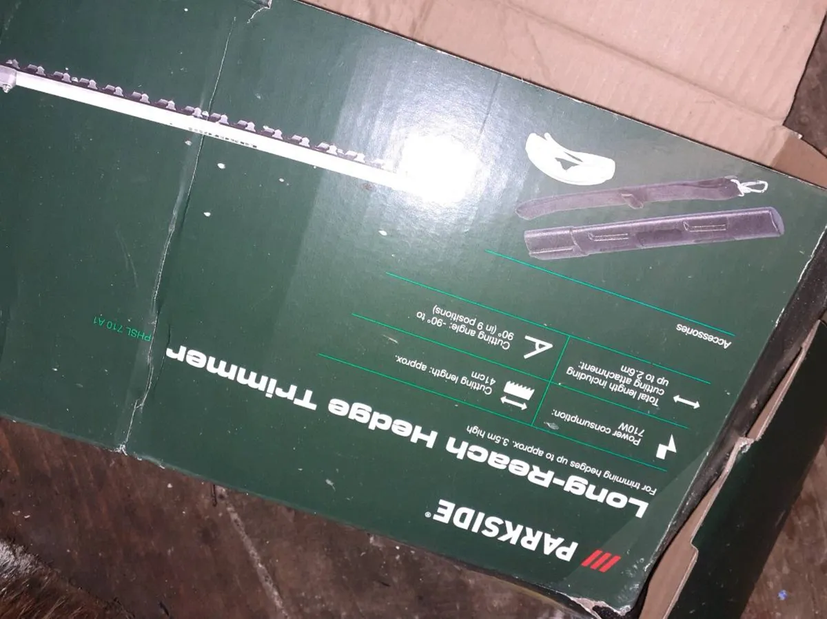 Electric long reach hedge trimmer - Image 2