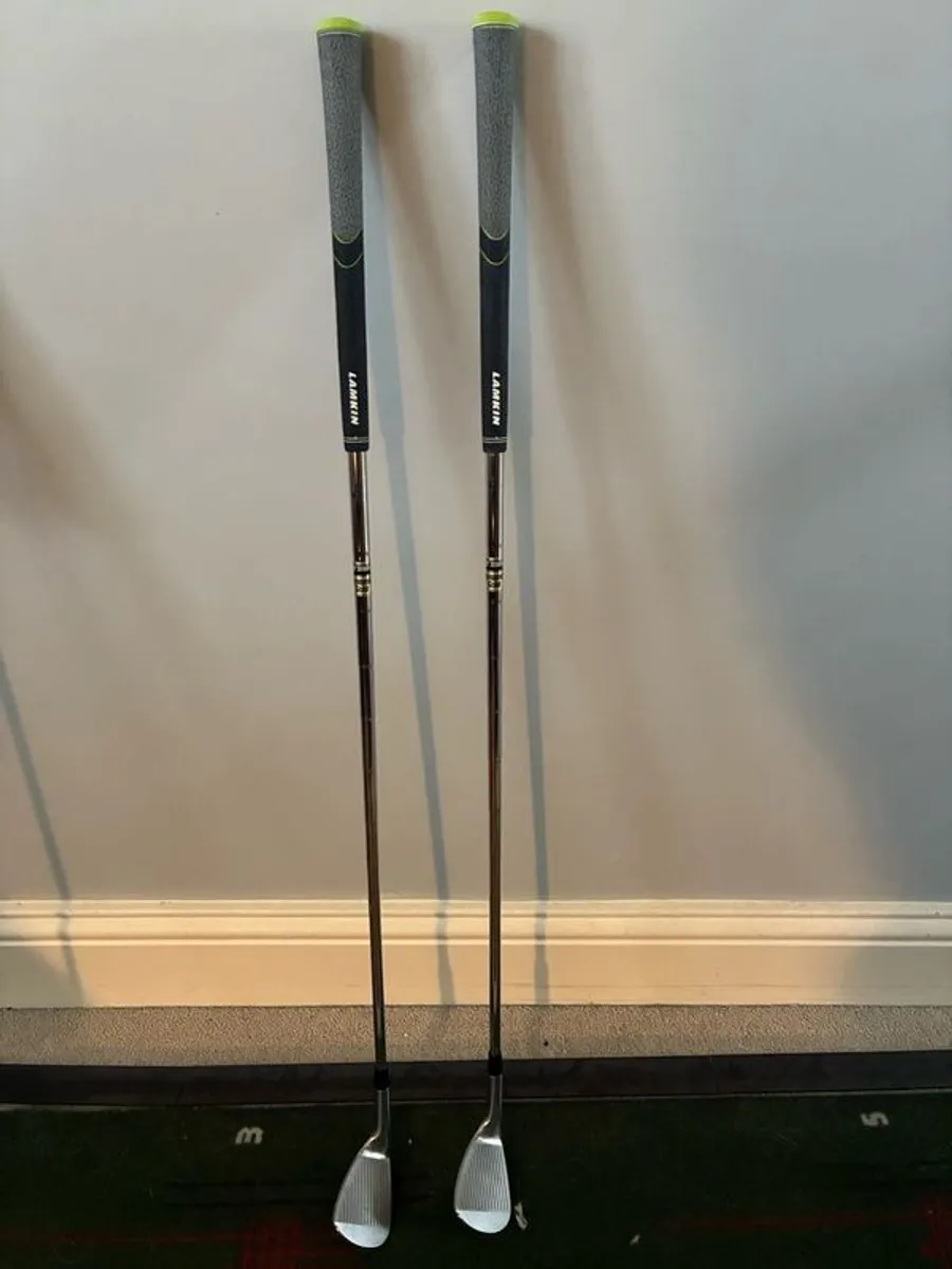 Golf irons - Image 1