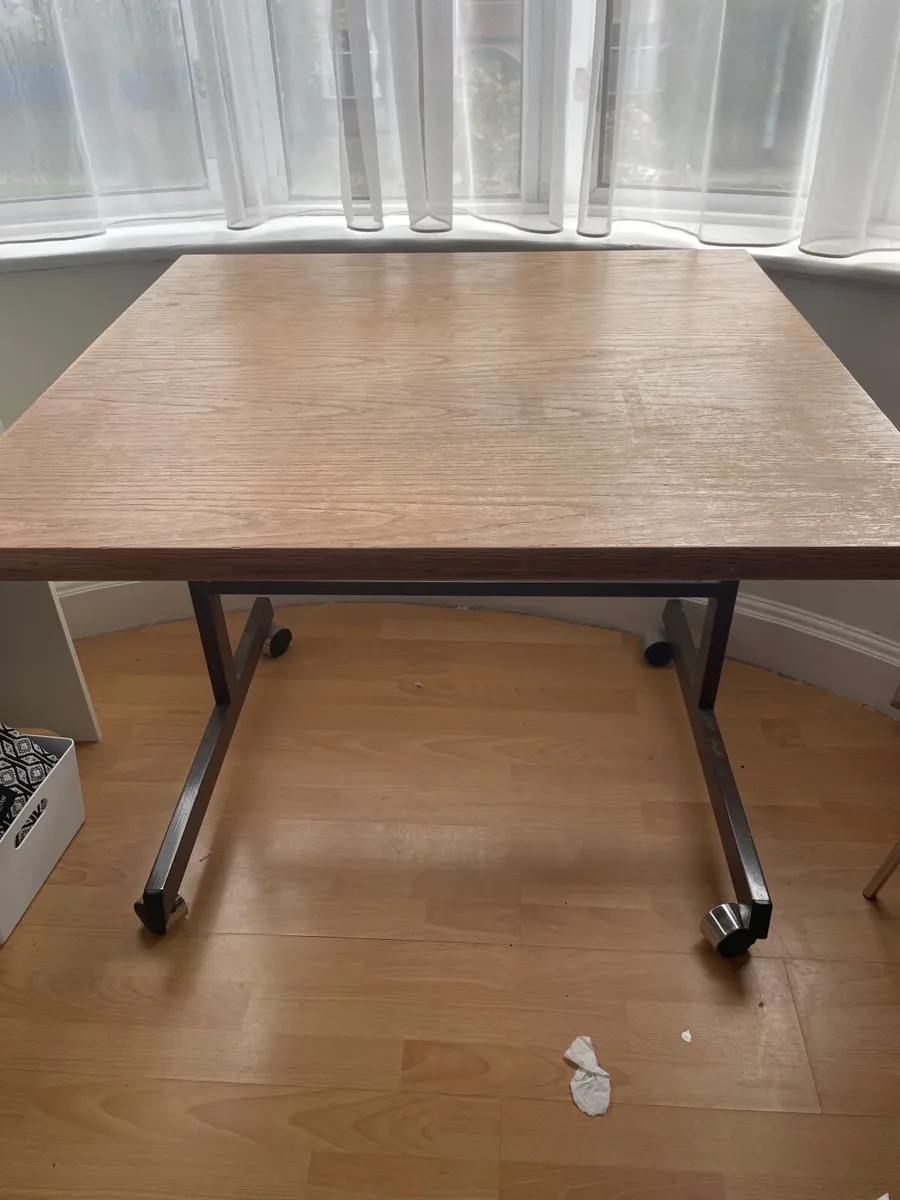 Office desk - Image 1