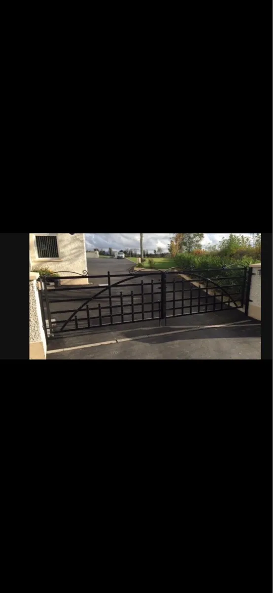 Metal gates