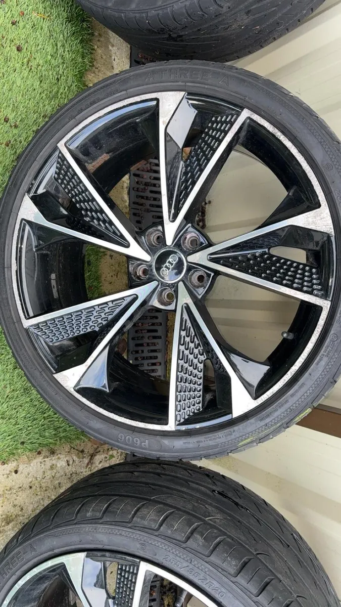 20” Alloys with tyres - Image 1