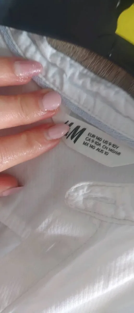 h&m 9/10 cotton short white boy - Image 3