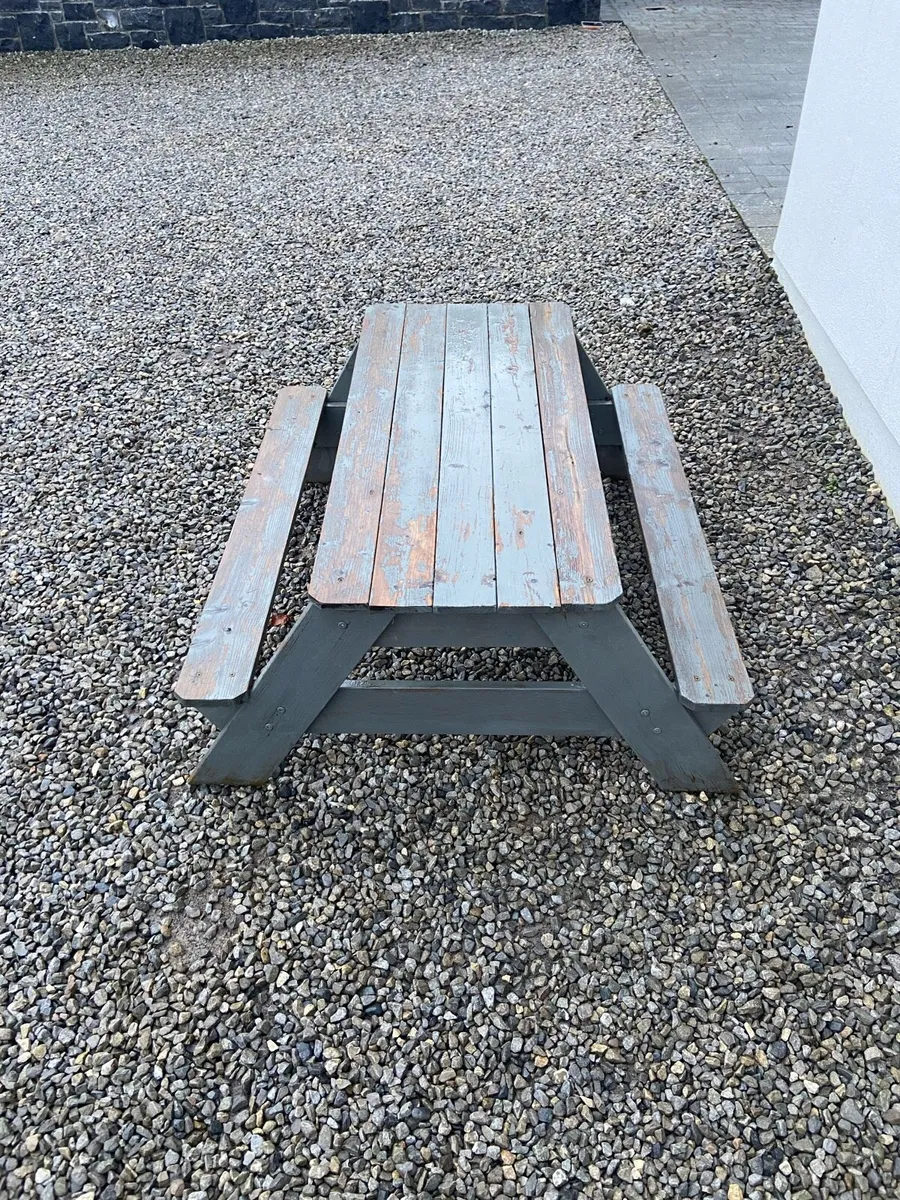 Kids outdoor picnic bench - Image 1