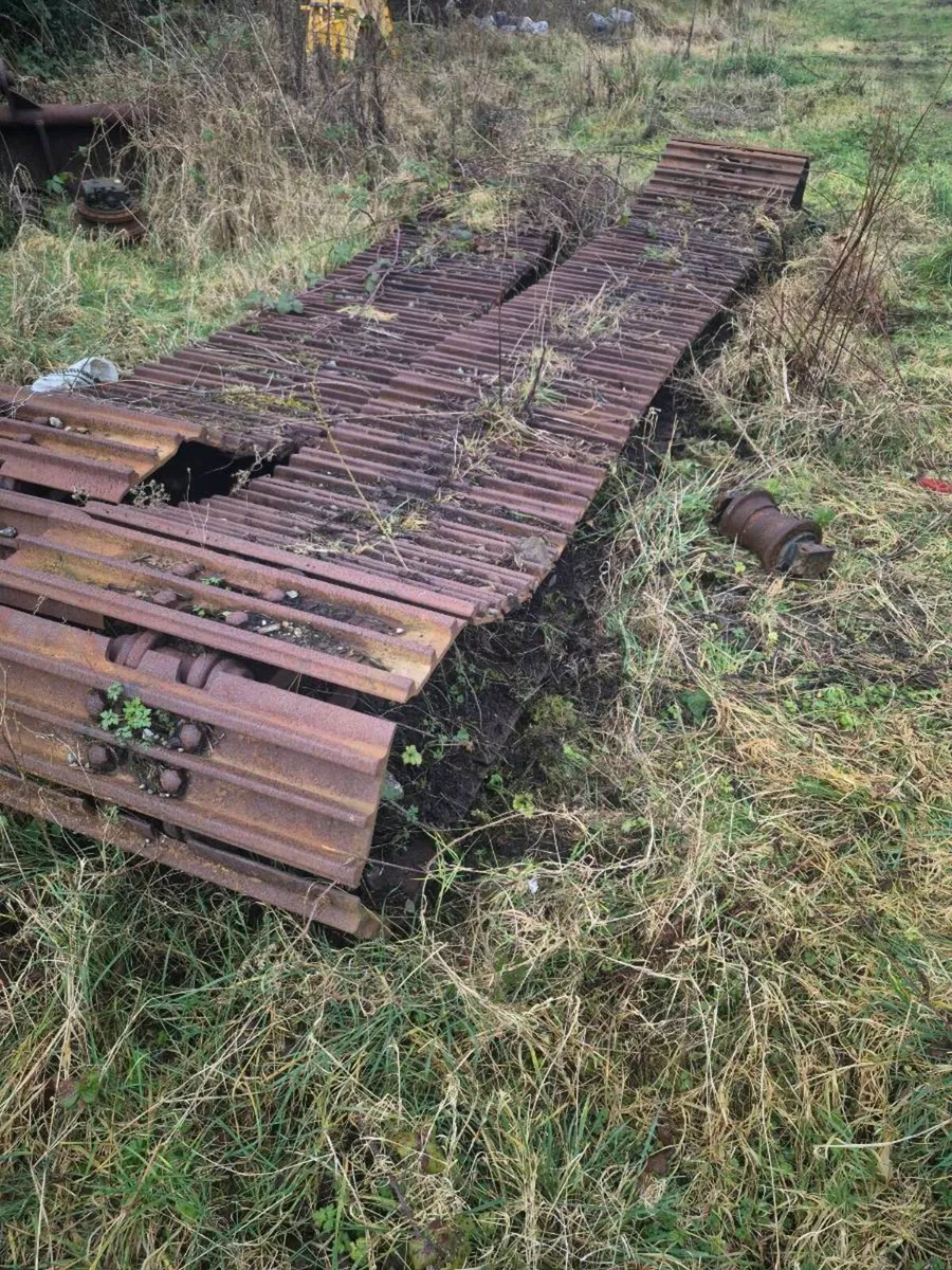 Tracks and cab guard - Image 2