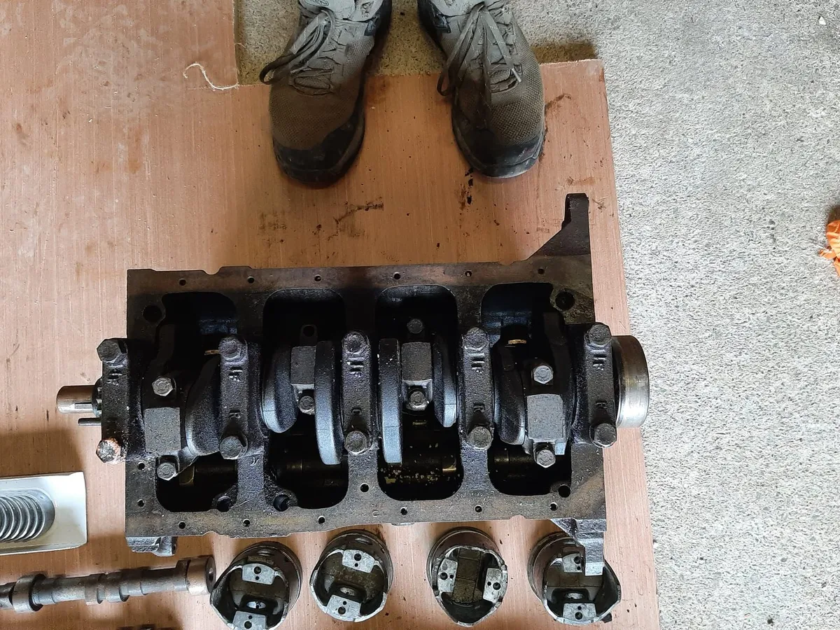 1960's ford 1600  cross flow engine - Image 4