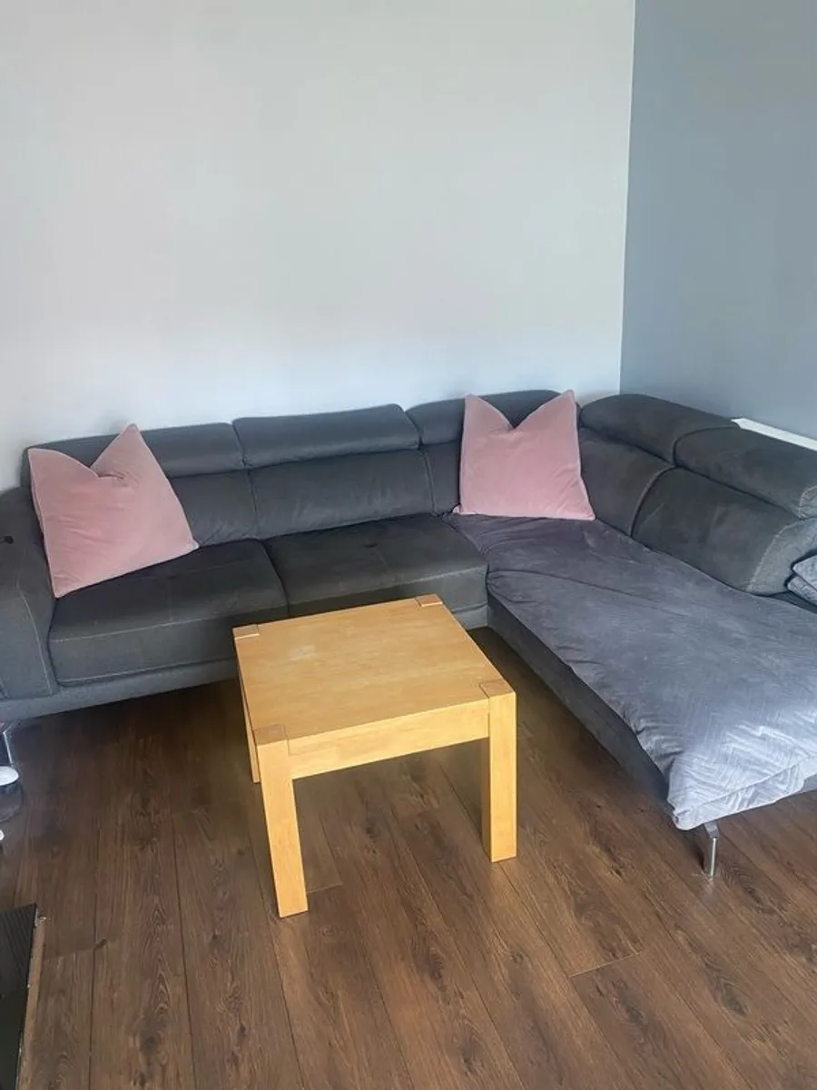 Corner Couch - Image 1