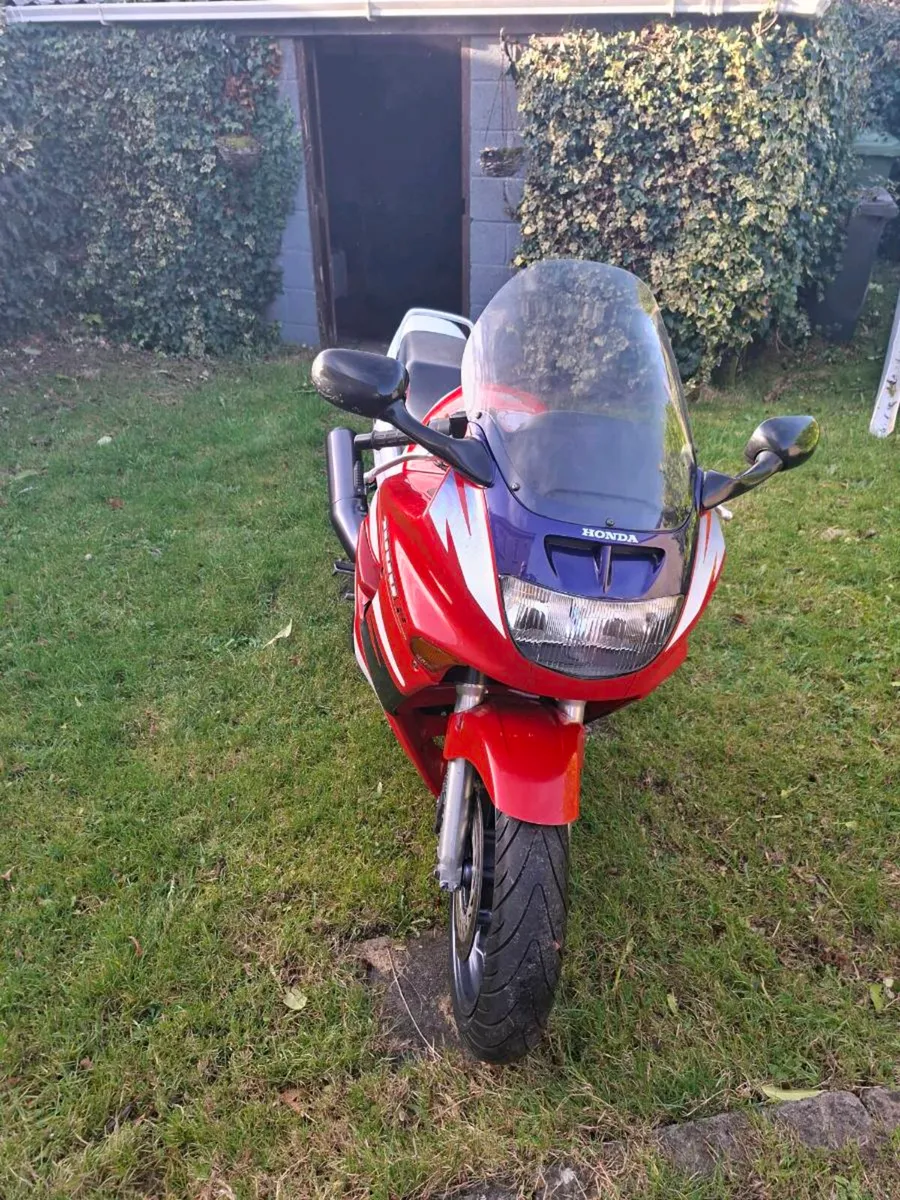 Honda CBR 1000f Hurricane - Image 2