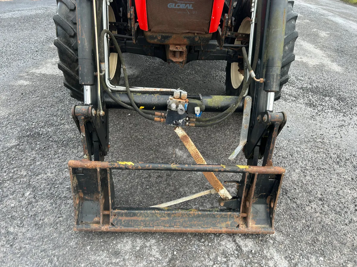 2007 Zetor Proxima 6441 with Loader - Image 2