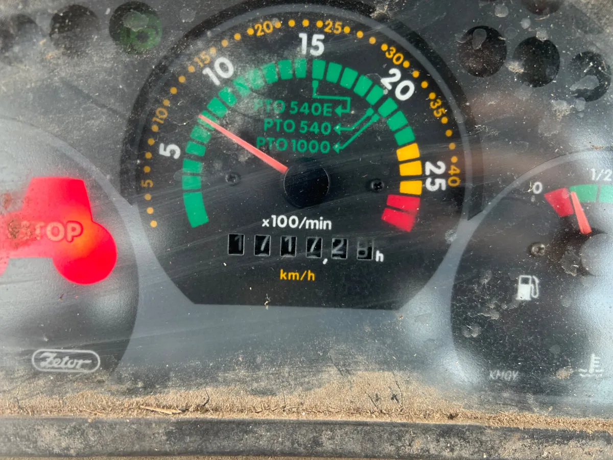 2007 Zetor Proxima 6441 with Loader - Image 4