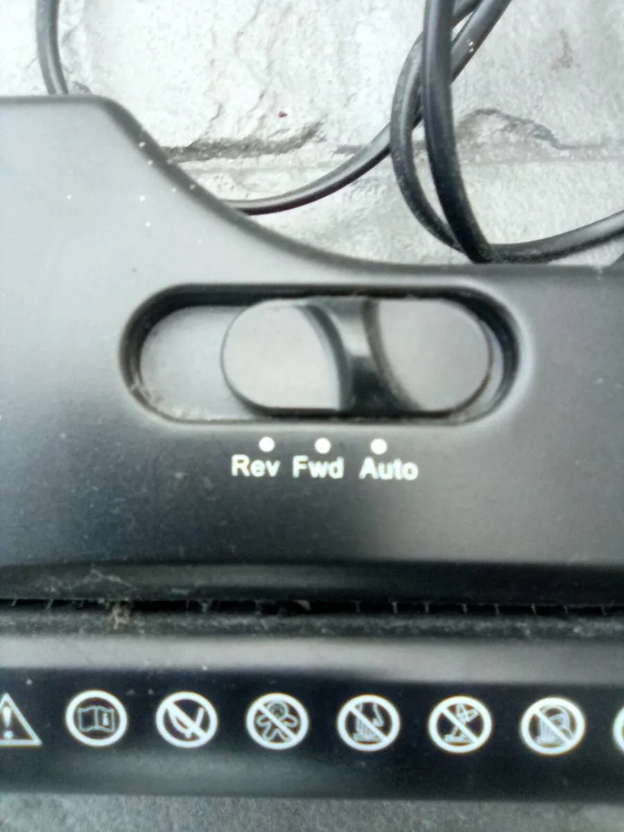 ELECTRIC.   PAPER. SHREDDER - Image 2