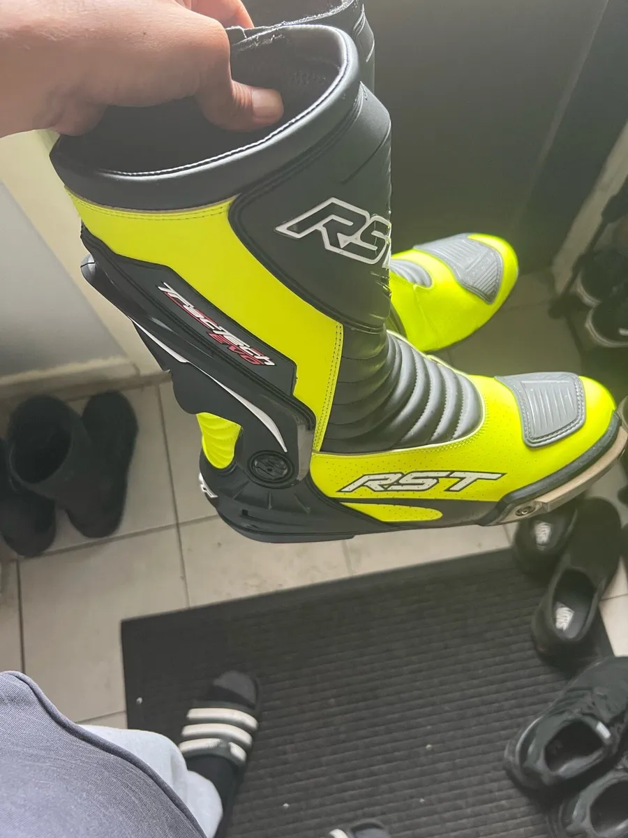RST Tractech Evo III Sport (Black/Yellow - Image 1