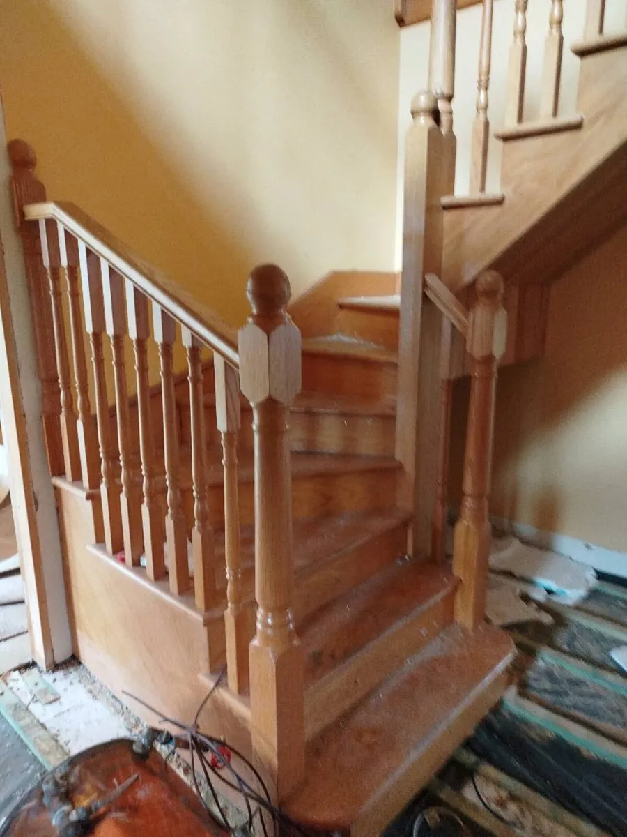 Oak stairs - Image 2
