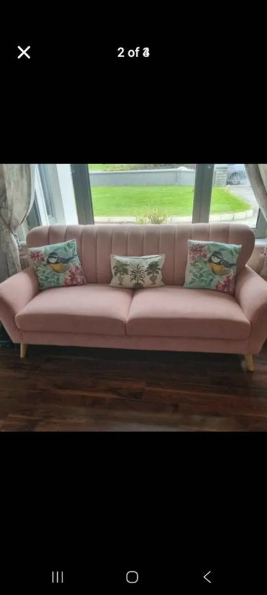 Sofa/Couch - Image 1