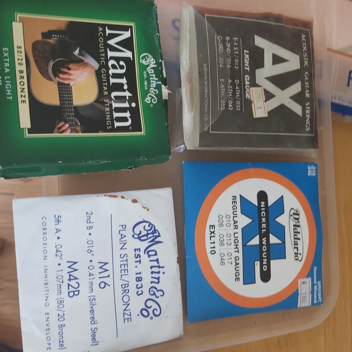 Harmonicas, Capos, guitar strings, tuners - Image 1