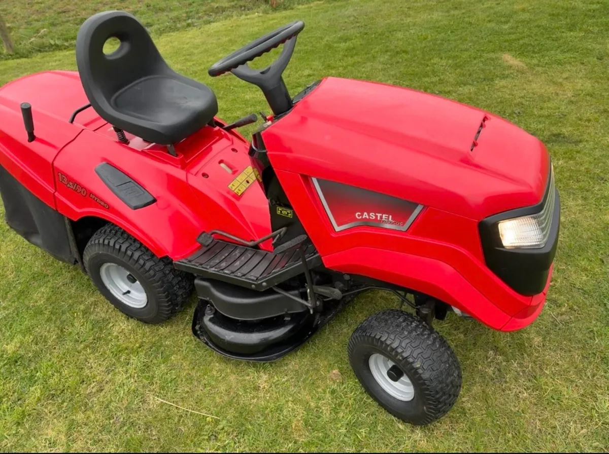 One owner Ride on Mower - Image 2