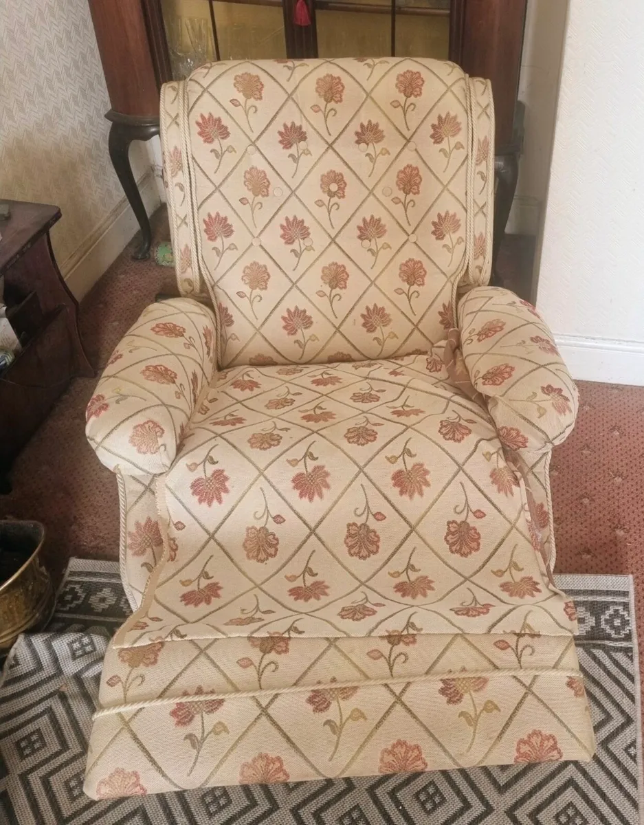 Recliner Armchair - Image 3