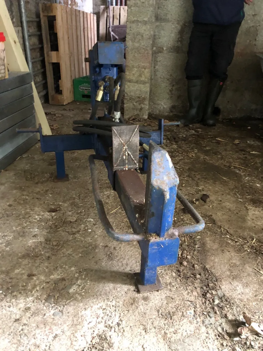 Log Splitter - Tractor Operated - Image 1