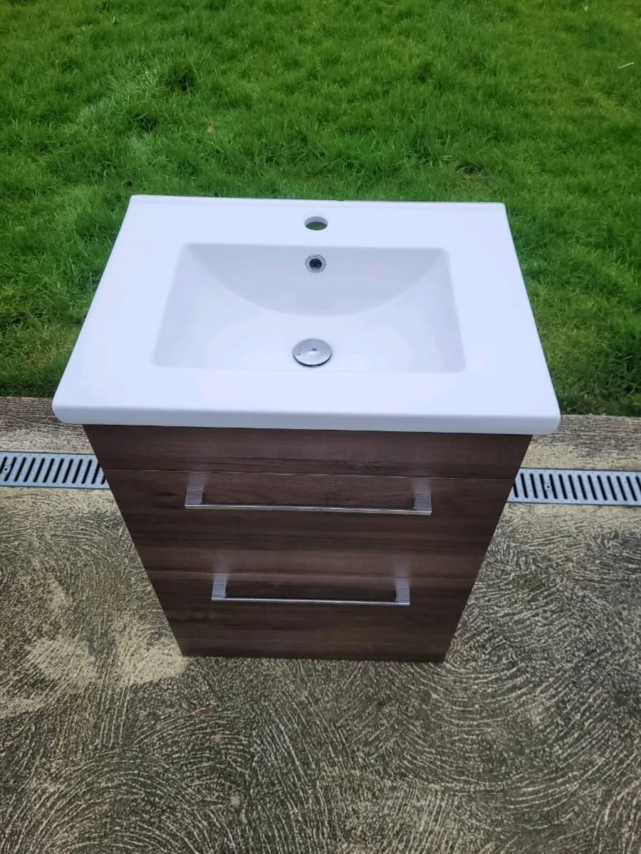 Walnut vanity unit - Image 1