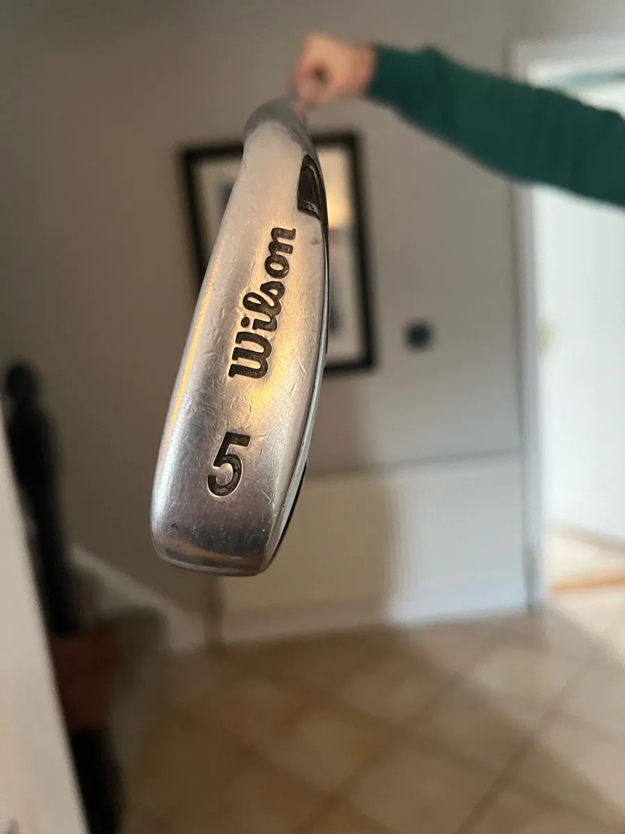 Wilson Iron Set and Golf Bag - Image 3