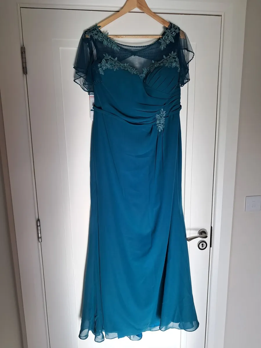 Bridesmaids Dresses - Image 1