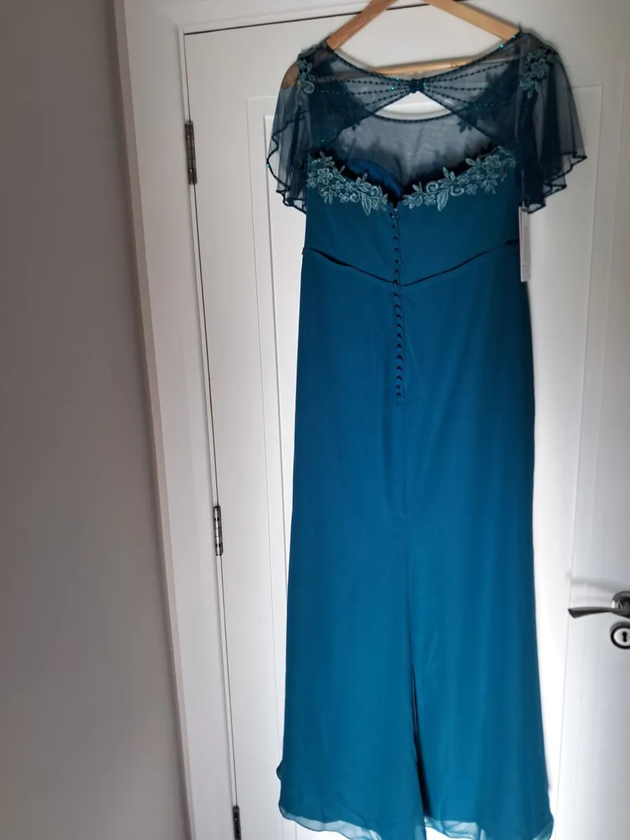 Bridesmaids Dresses - Image 3