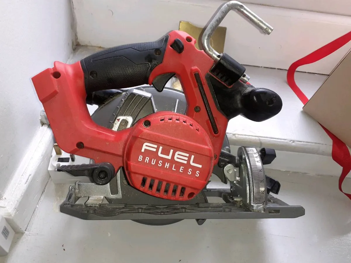 M18 milwaukee skill saw and m18 grinder - Image 2