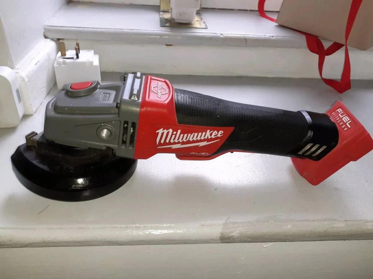 M18 milwaukee skill saw and m18 grinder - Image 3