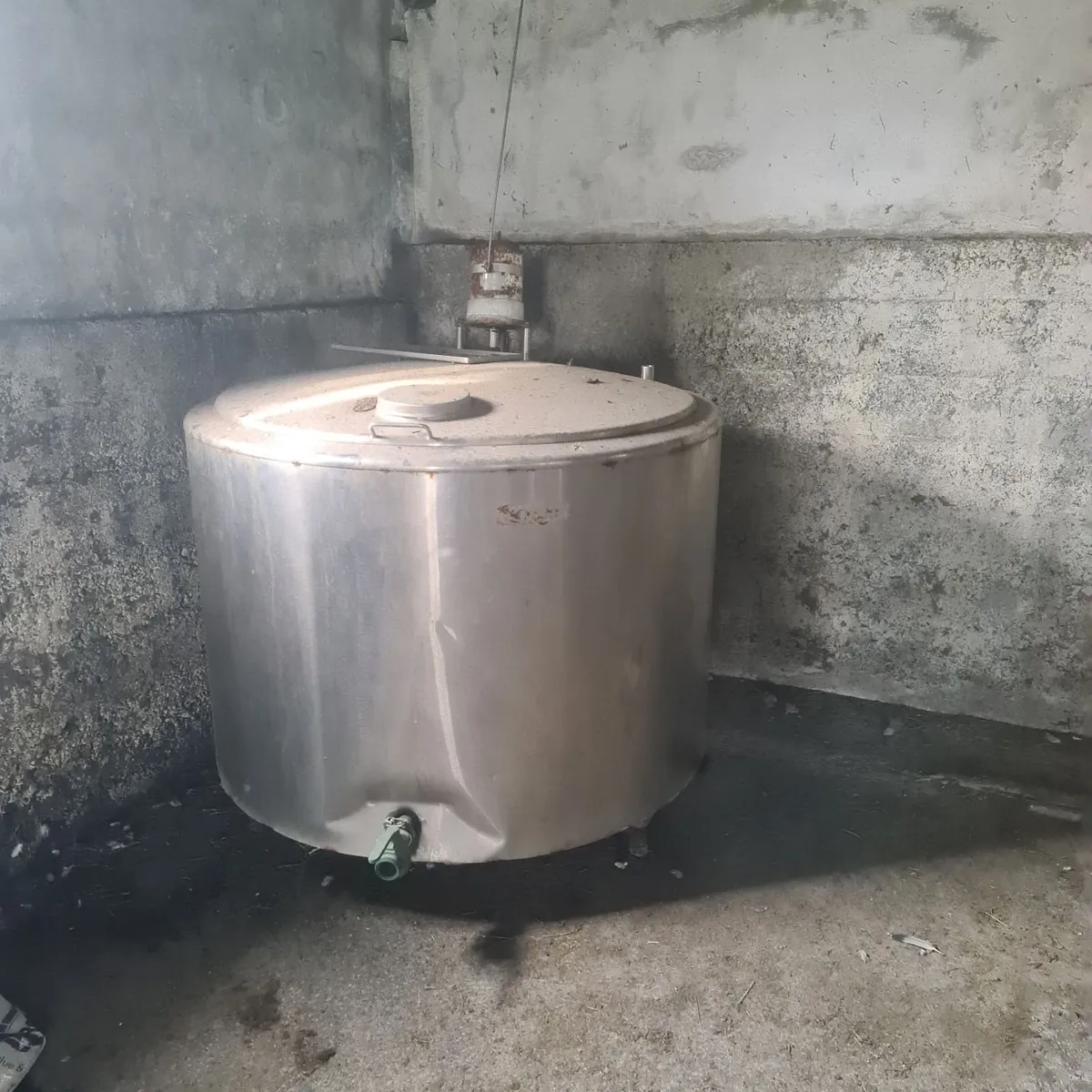Farm gates and steel milk container - Image 3