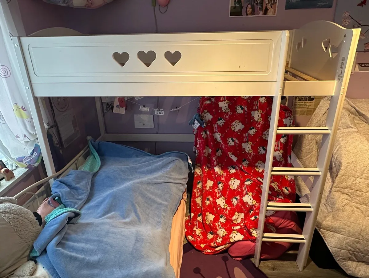 Kids bunk bed - Image 1