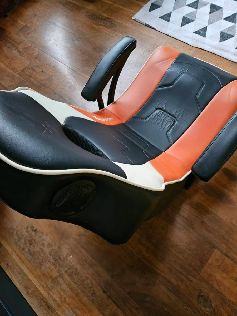 XROCKER Audio Gaming Chair - Image 4