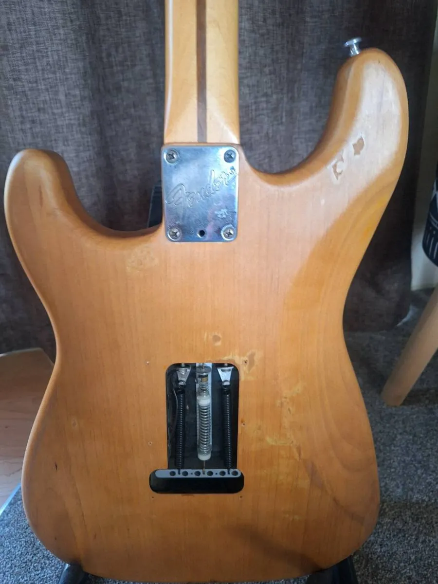 Fender guitar - Image 4