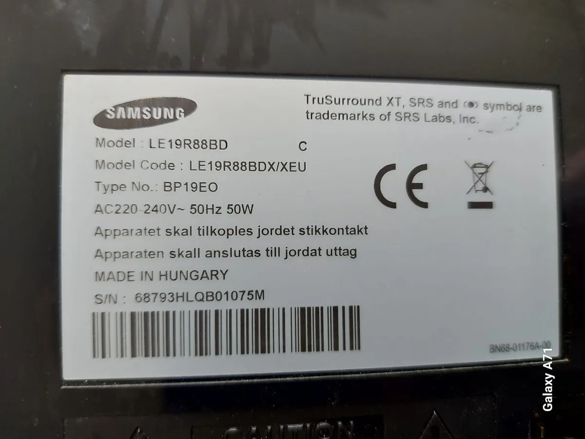 Samsung 19 inch TV / Monitor LE19R88BD with Remote - Image 4