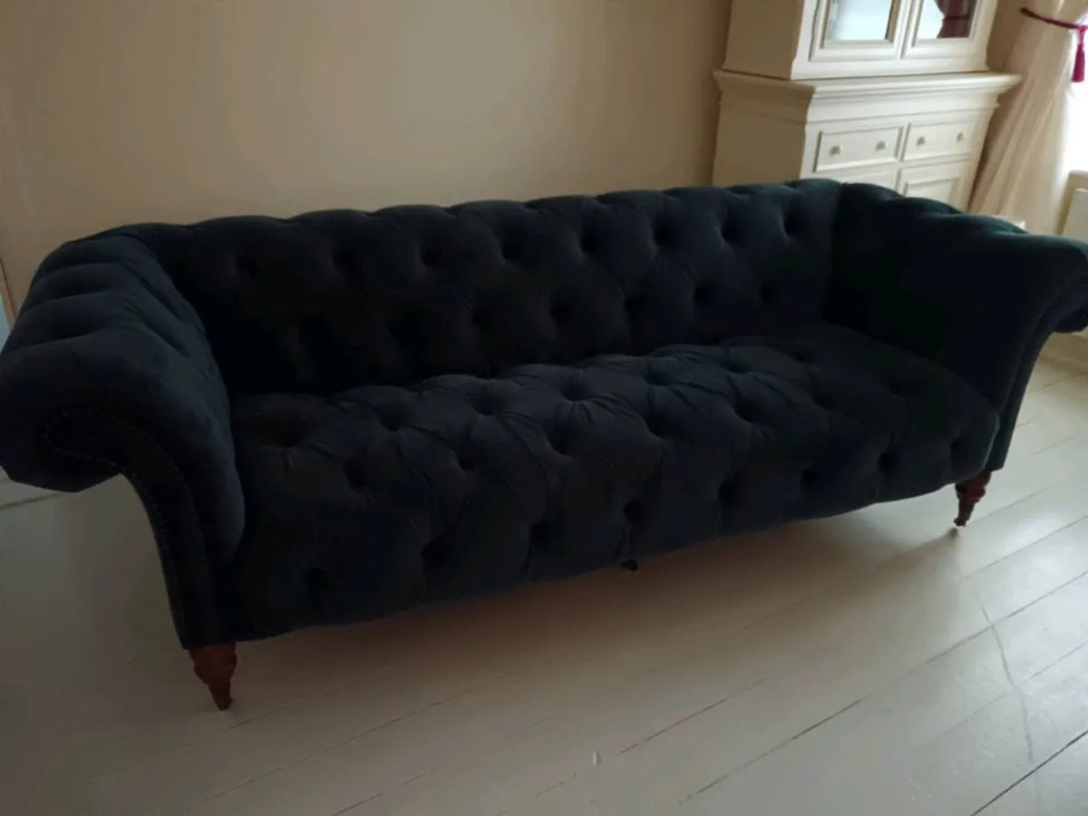 Chesterfield sofa - Image 2