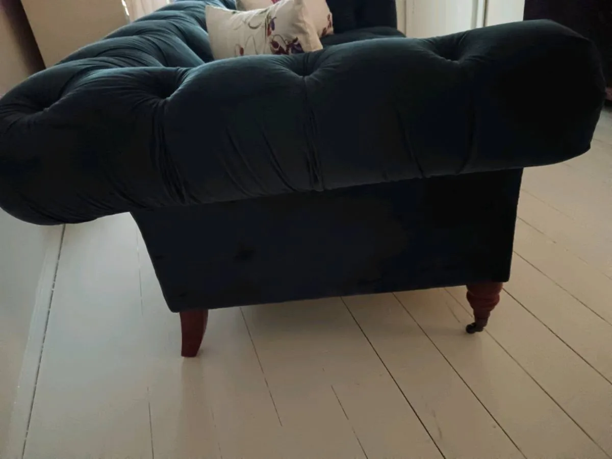 Chesterfield sofa - Image 4
