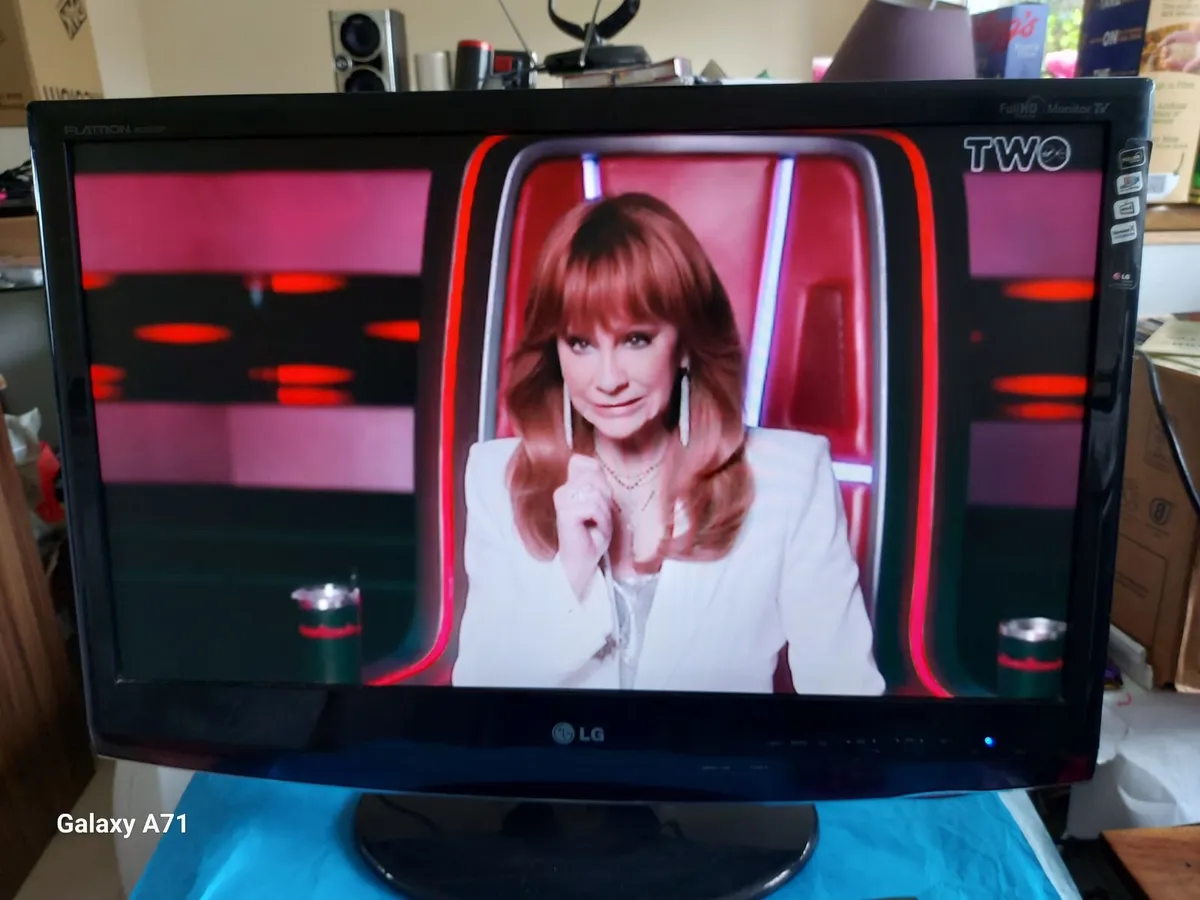 LG Flatron Model No. M2762DPM 27 inch TV with RC - Image 1