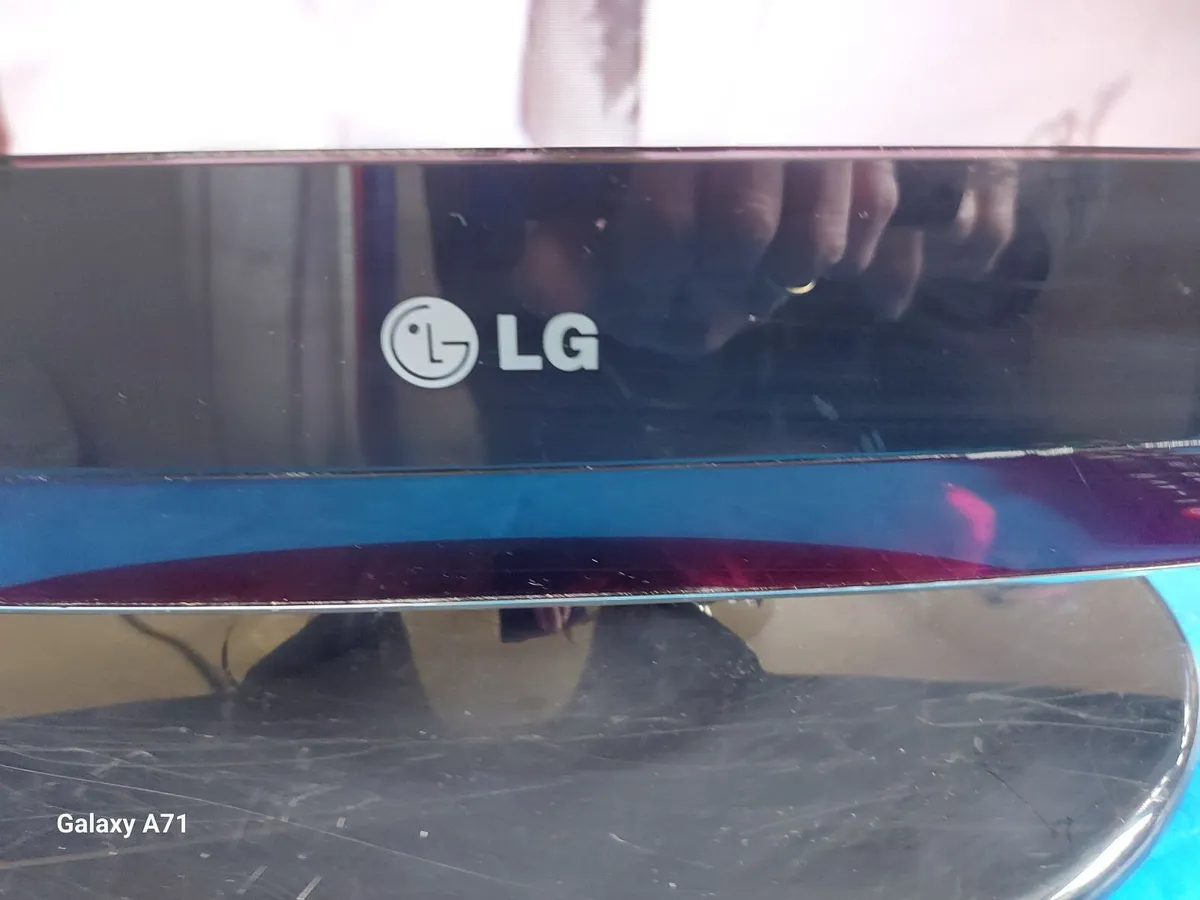 LG Flatron Model No. M2762DPM 27 inch TV with RC - Image 3